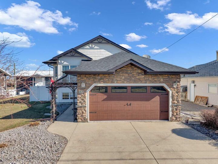 Property Photo: 120 Devilder Avenue AB T0M 2C0