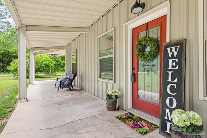 Property Photo:  1660 Annie Penton Rd  FL 32565 