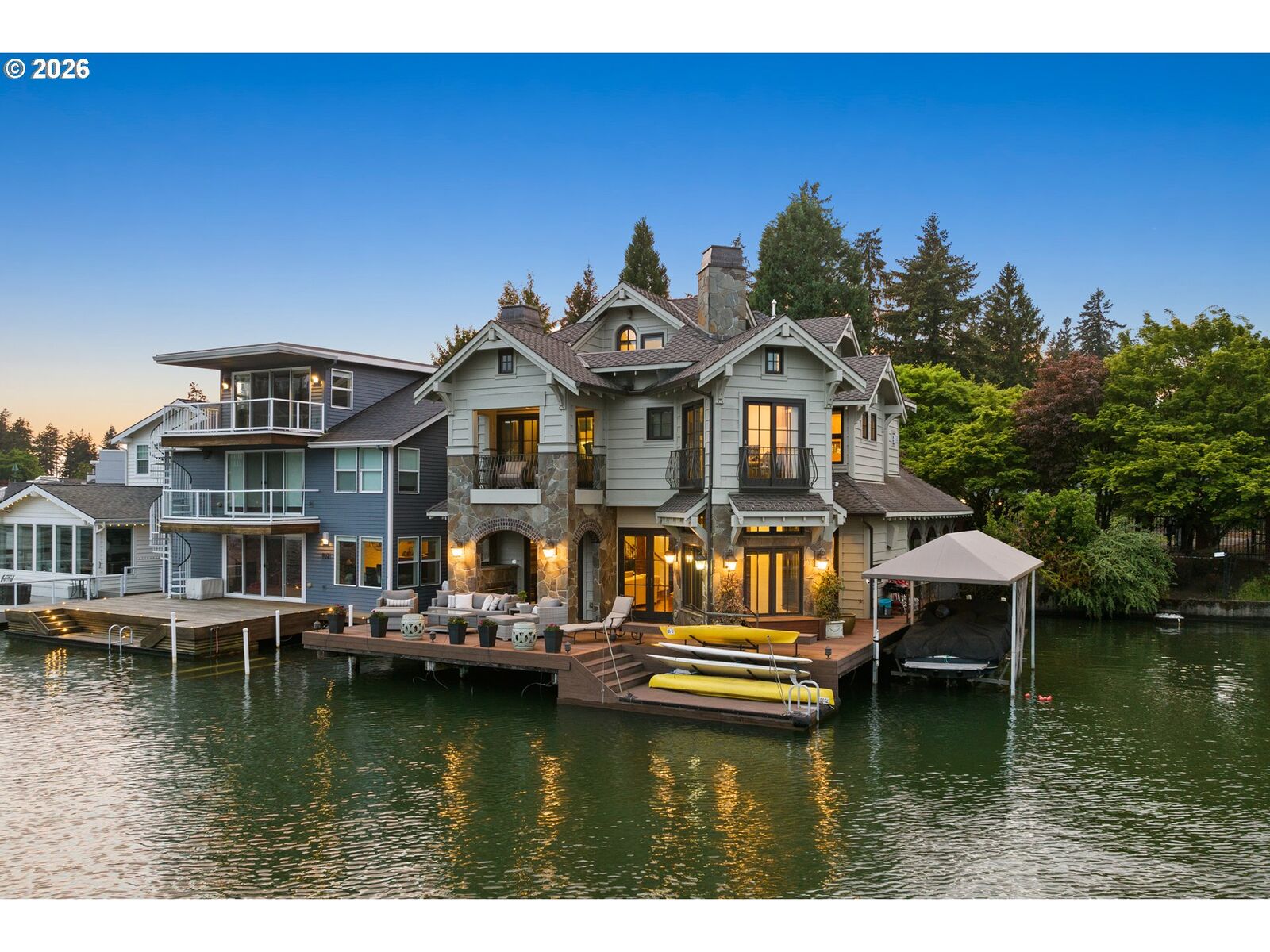 Property Photo:  100 3rd St  OR 97034 