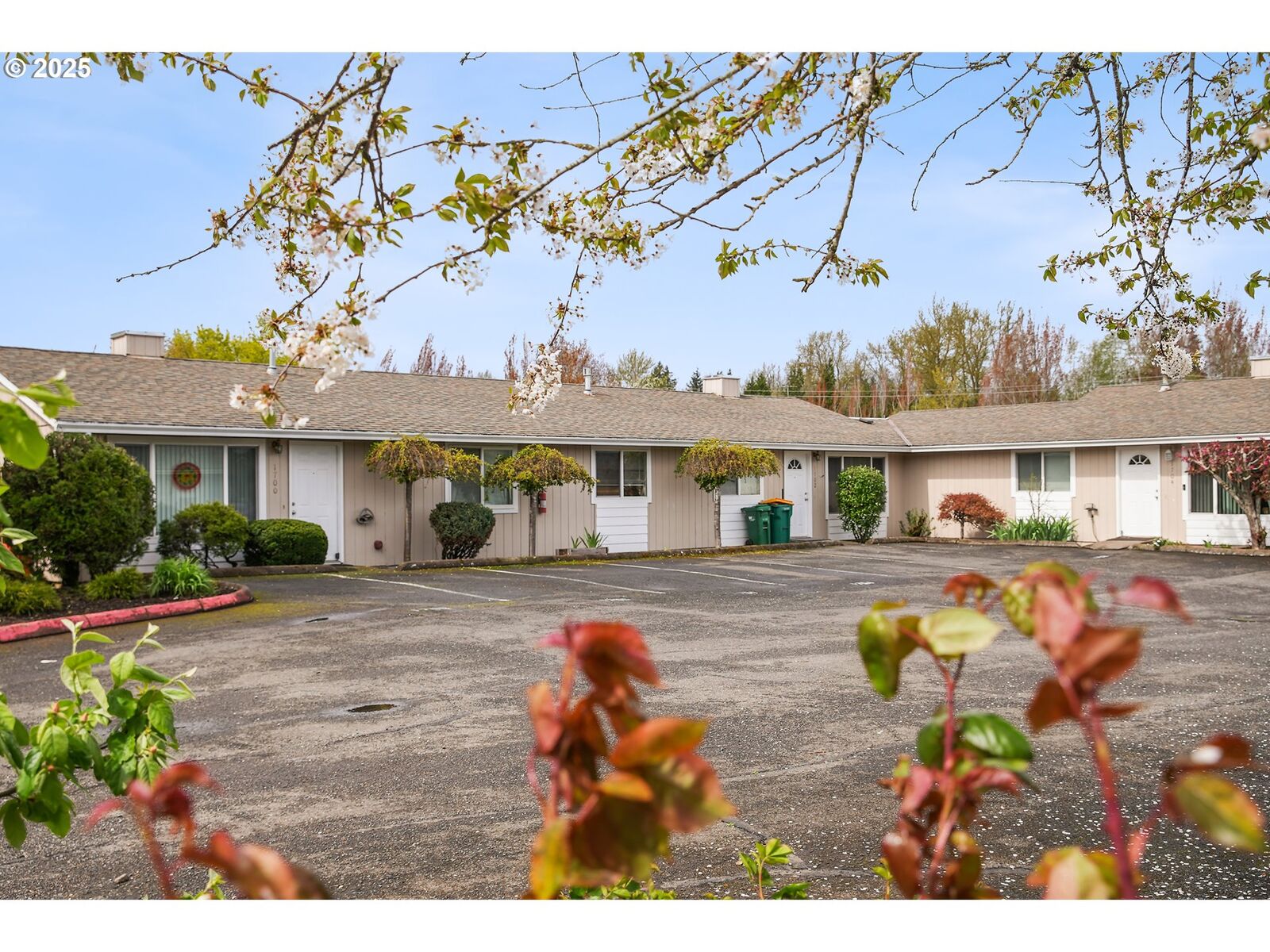 Property Photo:  1700 NE 231st Ct  OR 97060 