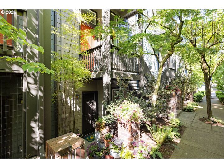 Property Photo:  8818 SE 11th Ave  OR 97202 