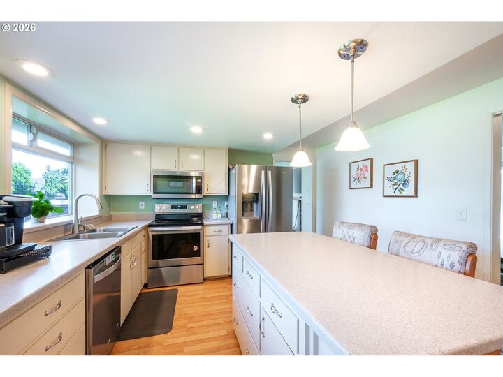 Property Photo:  690 71st St  OR 97478 
