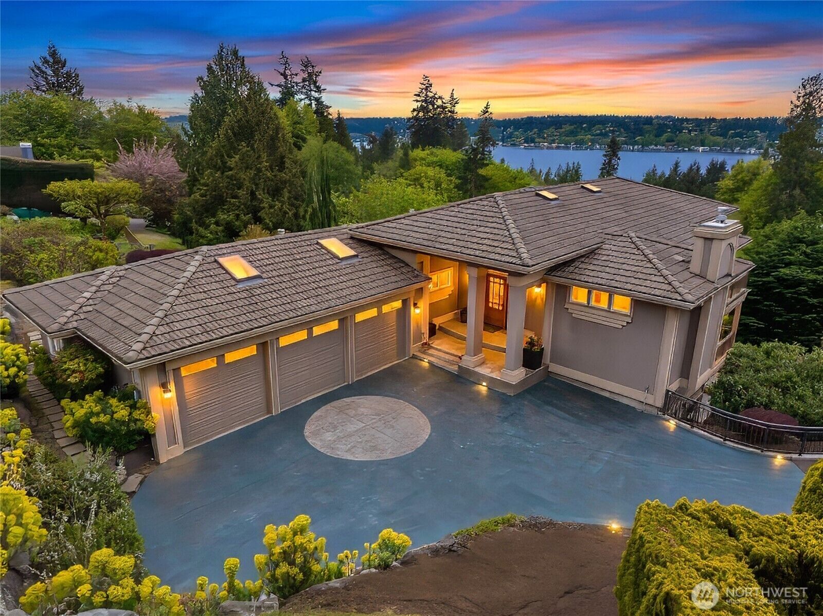Property Photo:  6317 NE 138th Place  WA 98034 