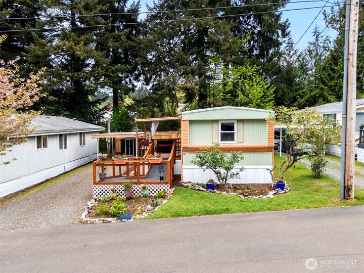Property Photo:  600 NE Lincoln Road 14  WA 98370 