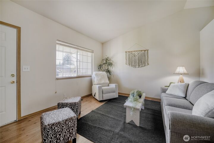 Property Photo:  401  Hemlock Court  WA 98294 