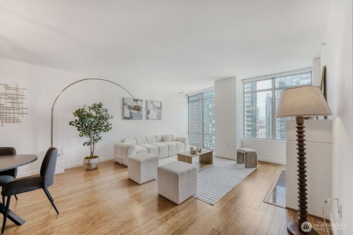 Property Photo:  819  Virginia Street 2901  WA 98101 