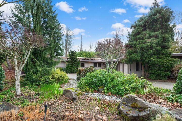 Property Photo:  16  Cascade Key  WA 98006 