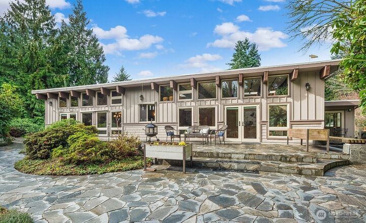Property Photo: 16 Cascade Key WA 98006