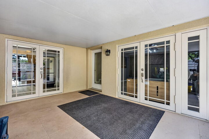 Property Photo:  527 5th Terrace  FL 33418 