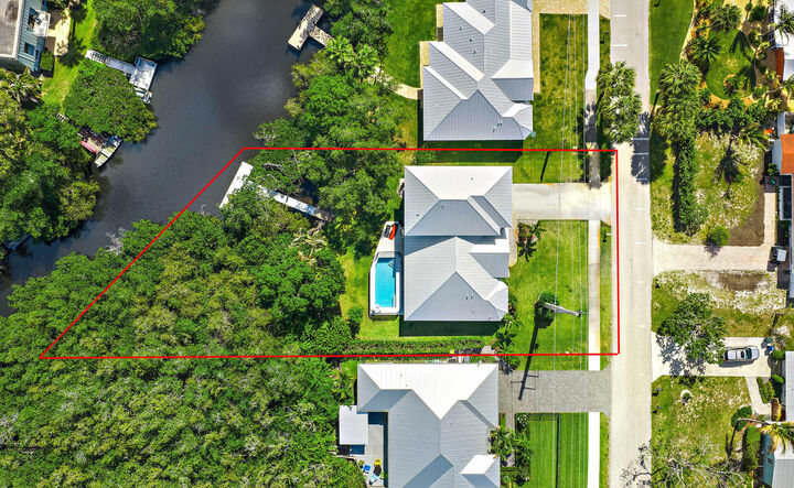 Property Photo:  228 SW Indian Groves Drive  FL 34994 