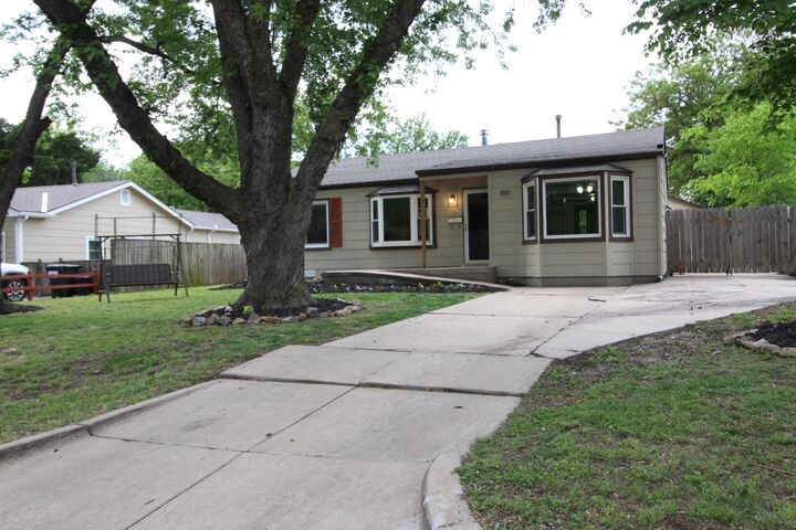 Property Photo: 1911 S Faulders KS 67218