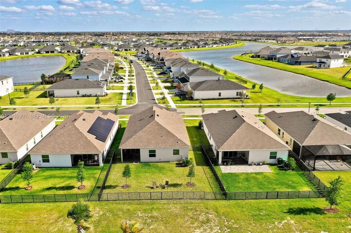 Property Photo:  12459 SW Forli Way  FL 34987 