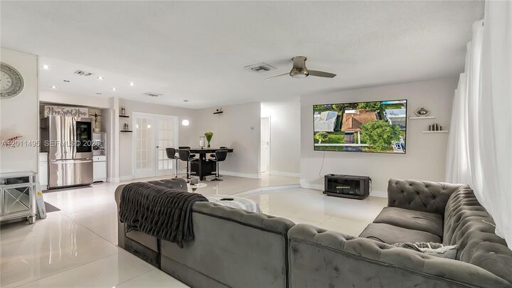 Property Photo:  9511 NW 8th St  FL 33024 