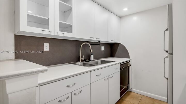 Property Photo:  7200 Fairway Dr H12  FL 33014 