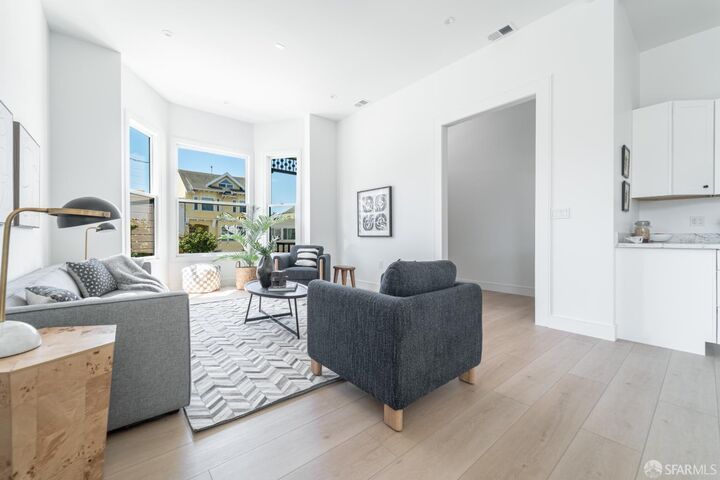 Property Photo: 1552 Palou Avenue CA 94124