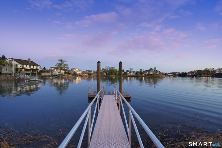 Property Photo:  4 Little Cove Lane  CT 06870 