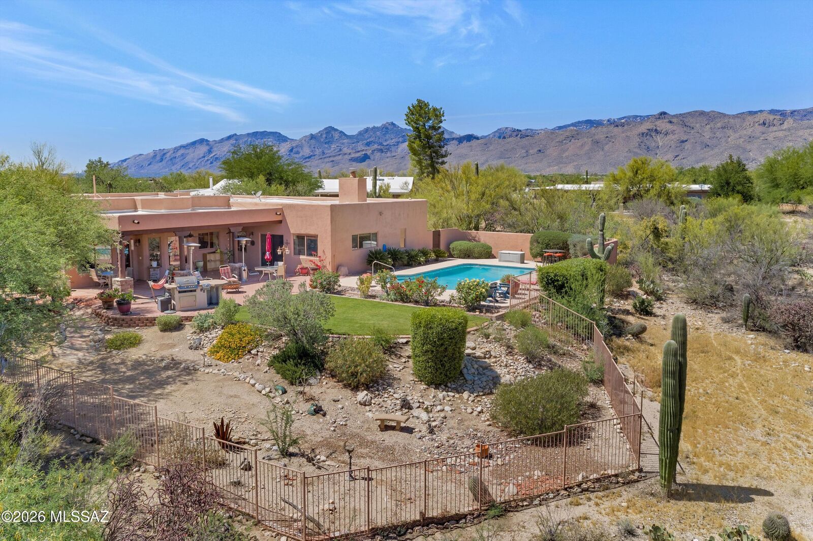 Property Photo: 2210 N Arbor Vista Drive AZ 85749