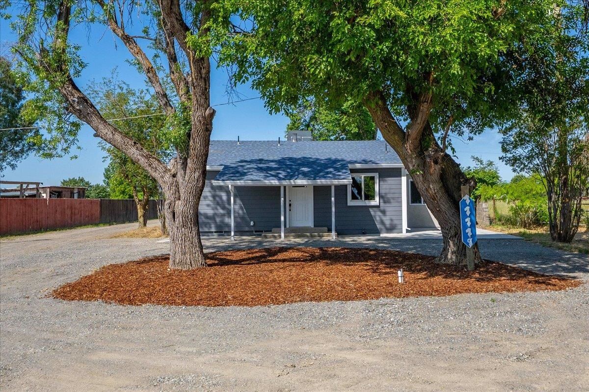 Property Photo:  11119 Hwy 99 W  CA 96080-9742 