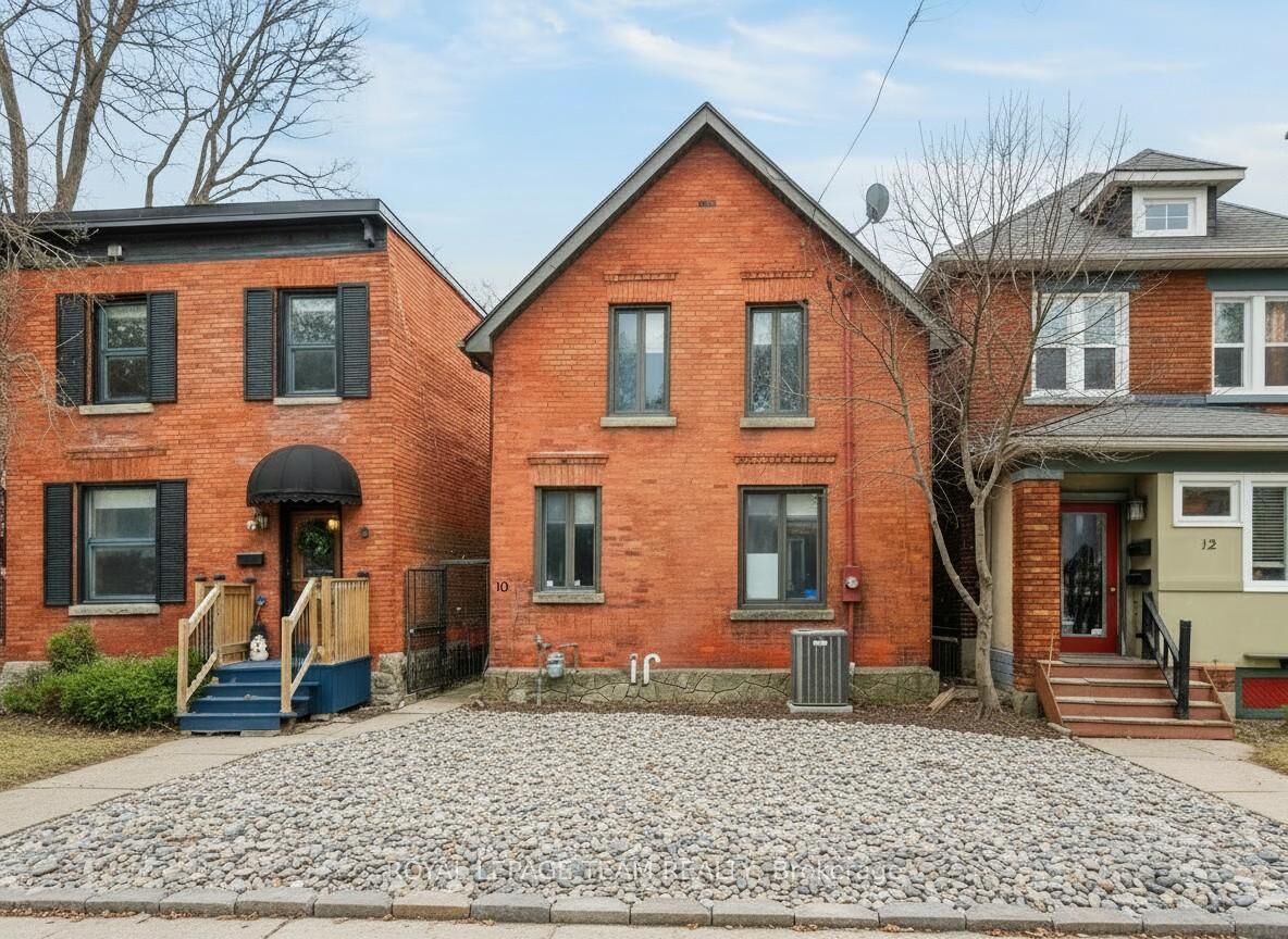 Property Photo: 10 Lewis Street ON K2P 0S3