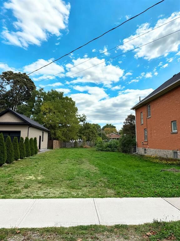 Property Photo:  299 Beech Street  ON L9Y 2T7 