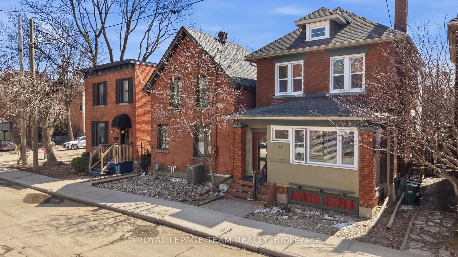 Property Photo: 12 Lewis Street ON K2P 0S3