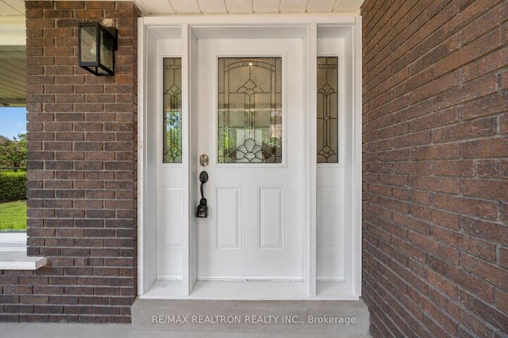 Property Photo: 90 Holmes Avenue ON M2N 4M4
