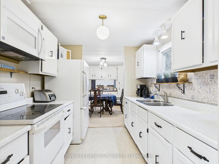 Property Photo: 112 Huron Road ON N2Z 2X3