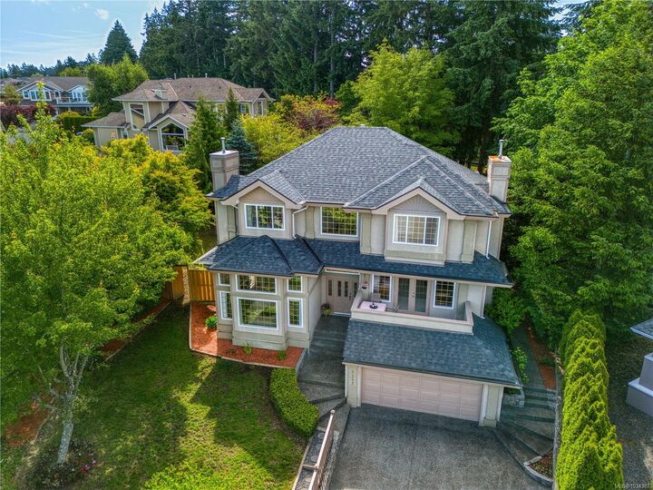 Property Photo: 5352 Coastview Pl BC V9T 5Z9
