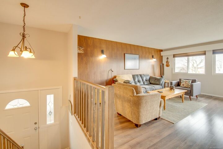 Property Photo: 3819 14th Ave BC V9Y 5C1