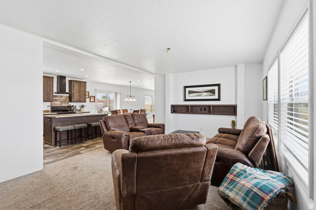 Property Photo: 493 W 300 N UT 84754