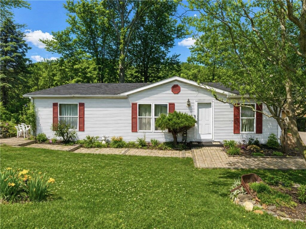 Property Photo:  34 First Street  PA 16117 