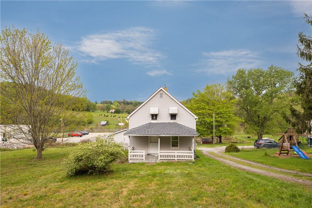 Property Photo:  514 Kings Rd  PA 15613 