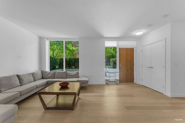 1439 George Street Th8 — photo 1