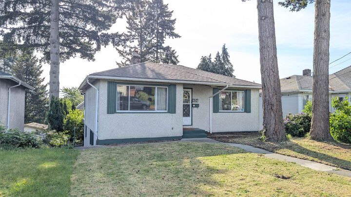 454 Wilson Street — photo 1