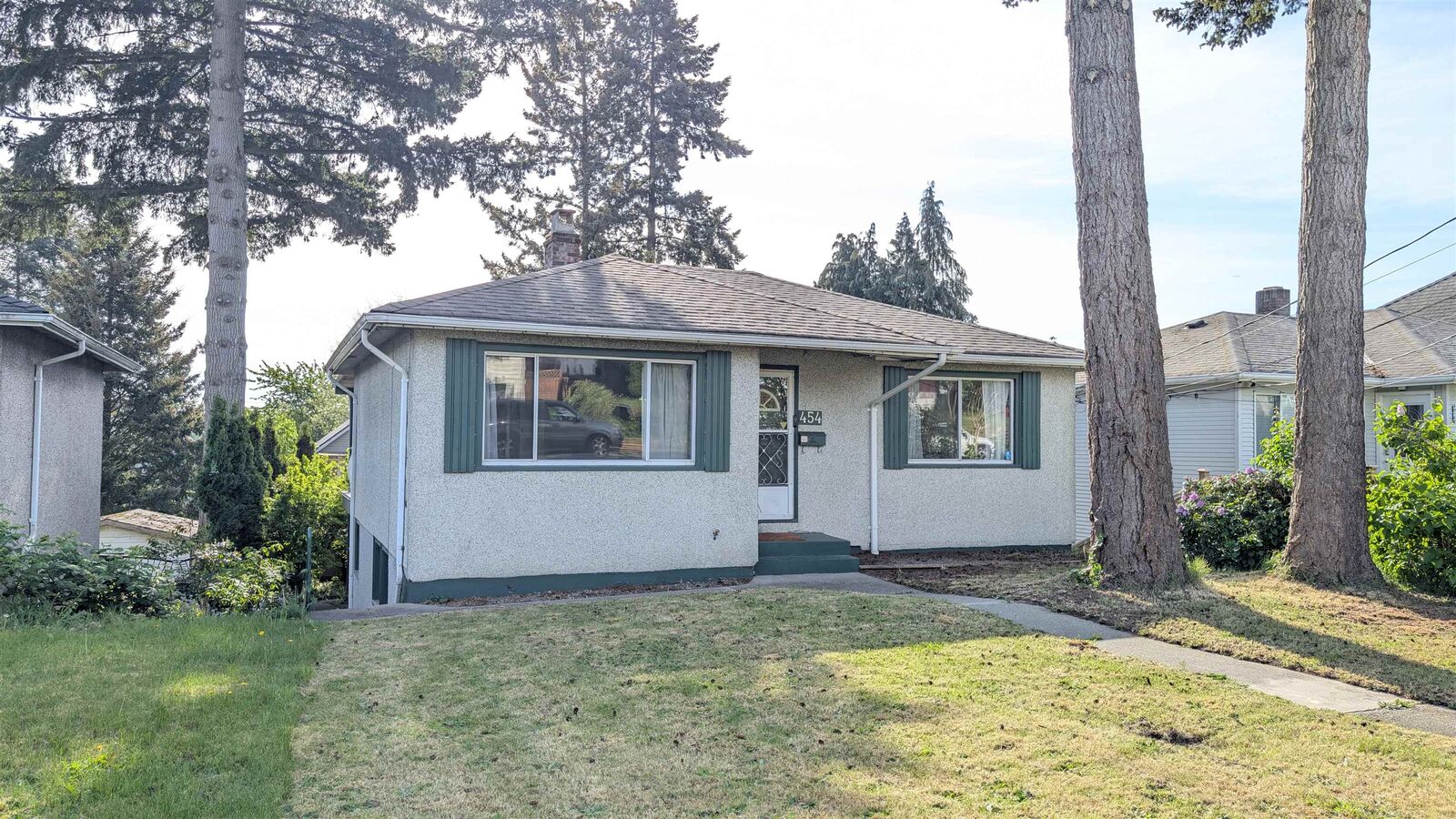 Property Photo: 454 Wilson Street BC V3L 3R8