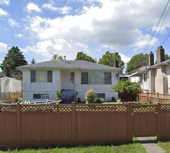 4951 Rupert Street — photo 1