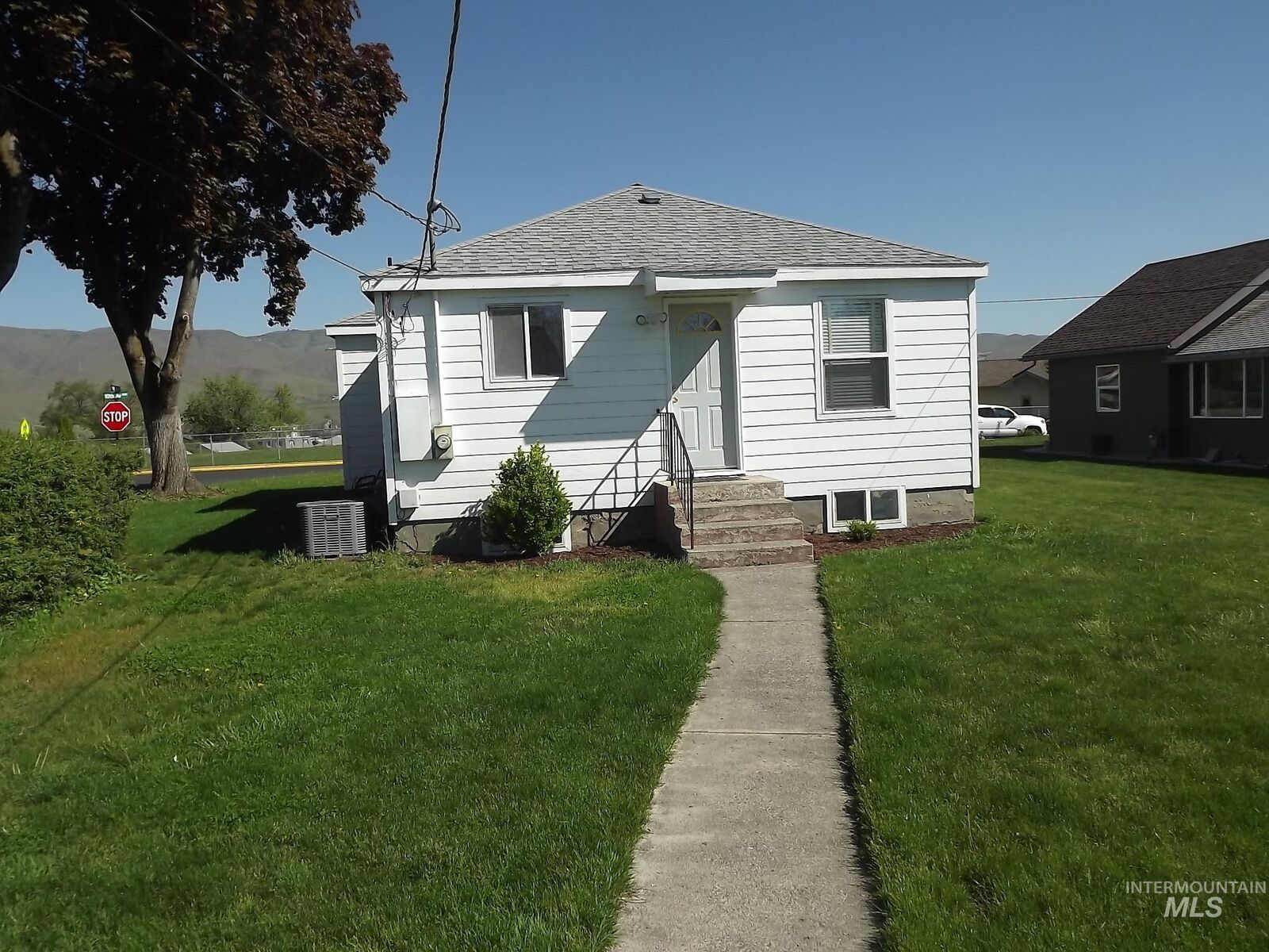 Property Photo:  1804 10th Avenue  ID 83501 