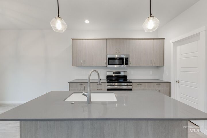 Property Photo:  7477 W Trumbull Ct  ID 83616 
