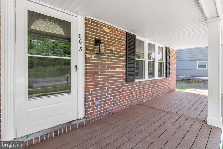 Property Photo: 603 Chapelgate Drive MD 21113