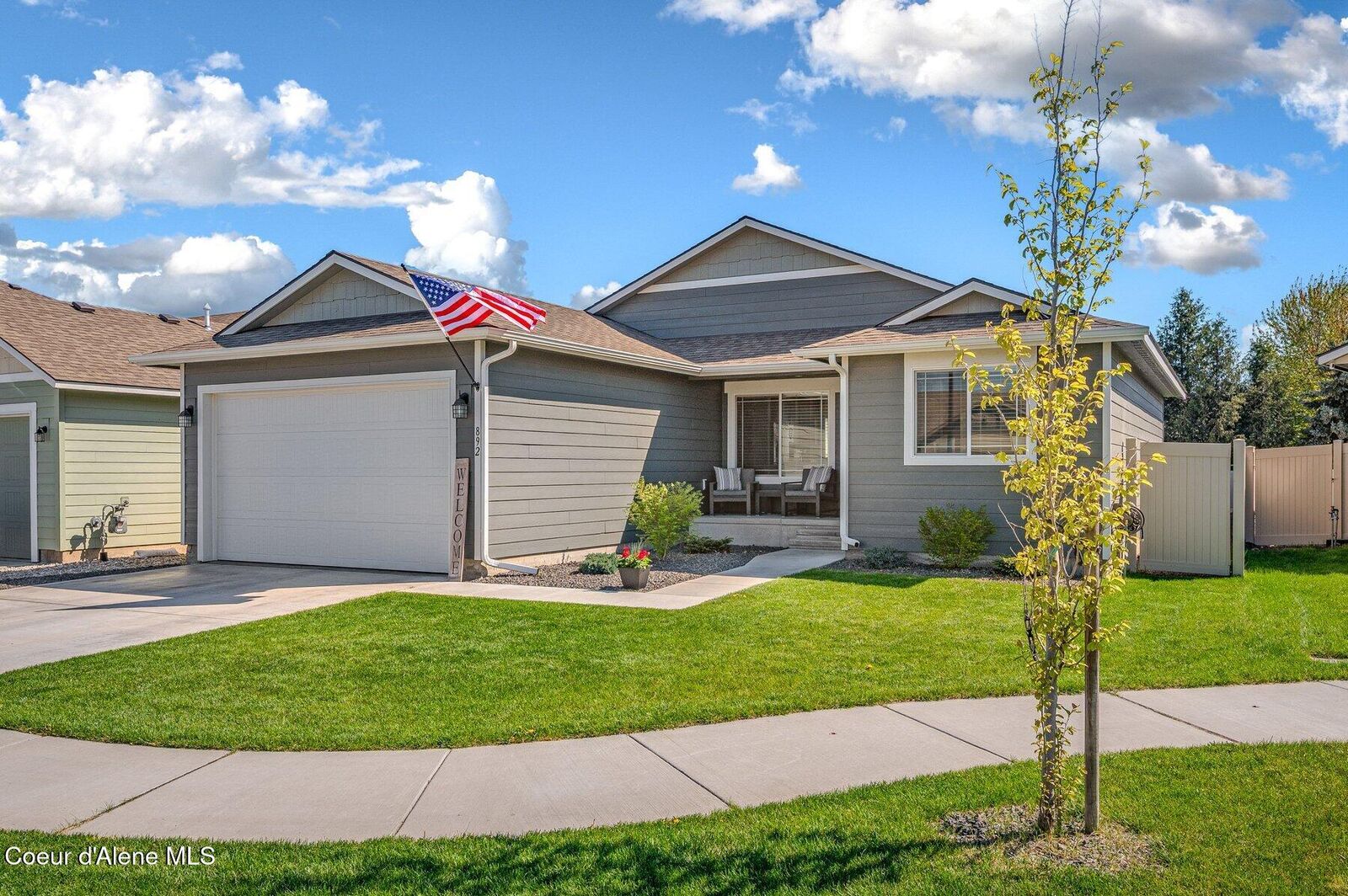 Property Photo:  892 E Allenby Ct  ID 83854 