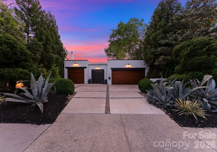 Property Photo:  1928 E 8th Street  NC 28204 