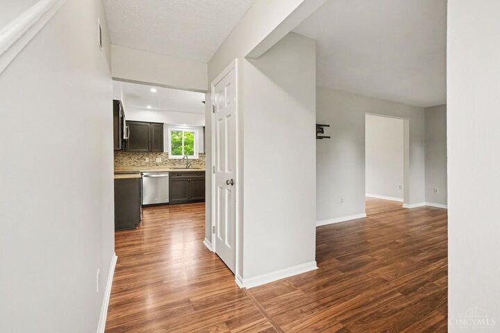 Property Photo:  7594 Cinnamon Woods Drive  OH 45069 