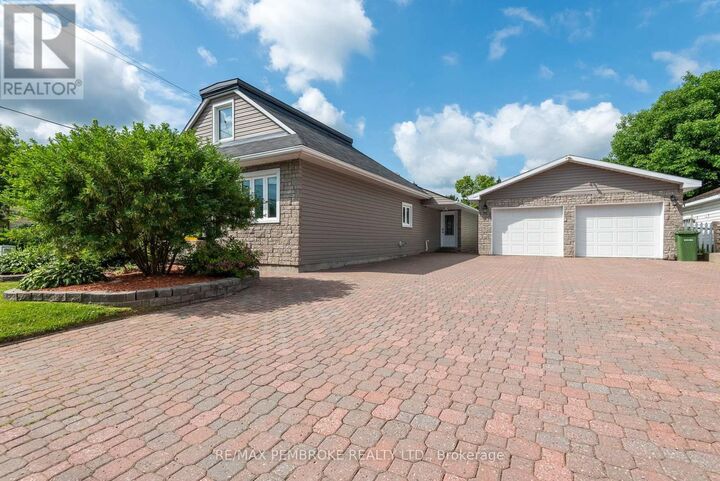 Property Photo: 560 Boundary Road East ON K8A 6M3