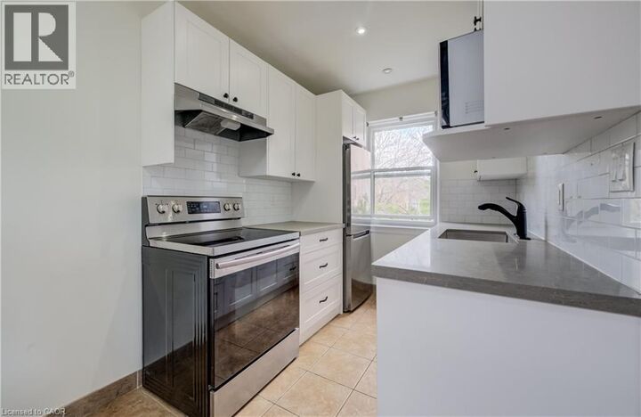 Property Photo:  137 Emerald Street South 25  ON L8N 2V4 