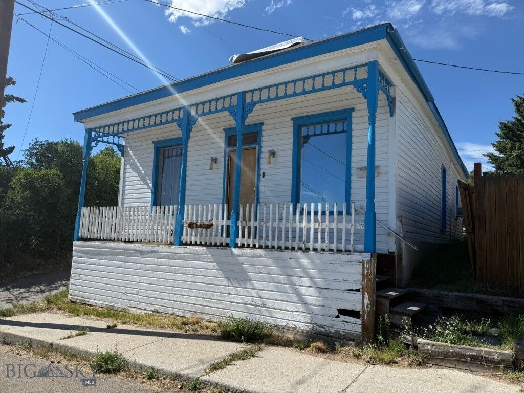 Property Photo:  605 Caledonia  MT 59701 