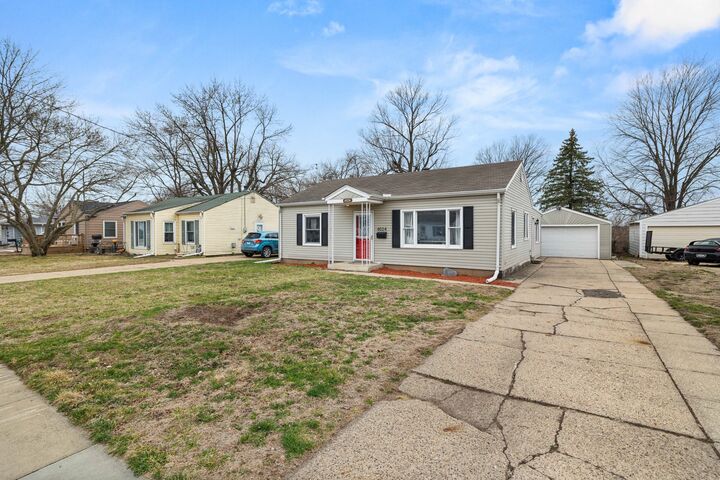 Property Photo: 4024 15th Street IA 50313