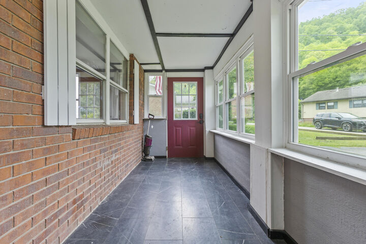 Property Photo:  301 Parkside Court  KY 40351 
