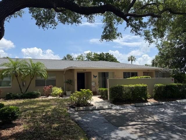 Property Photo:  7012 W Country Club Drive N 137  FL 34243 