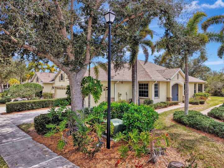 Property Photo:  9367 Carnaby Drive  FL 34293 