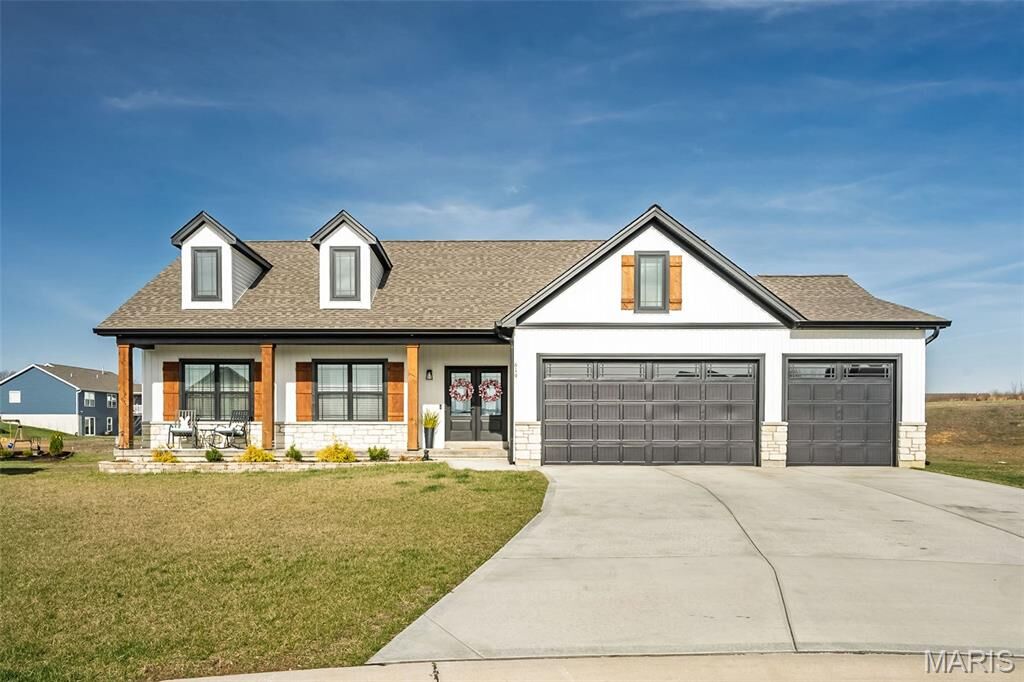 Property Photo:  619 Schapers Court  MO 63362 